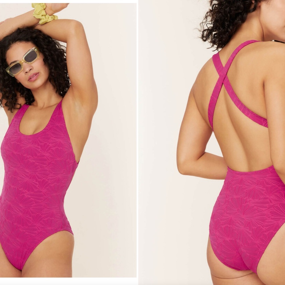 Andie Swim Andie The Tulum One Piece - Textured Floral - Lava - Size Small Tall
